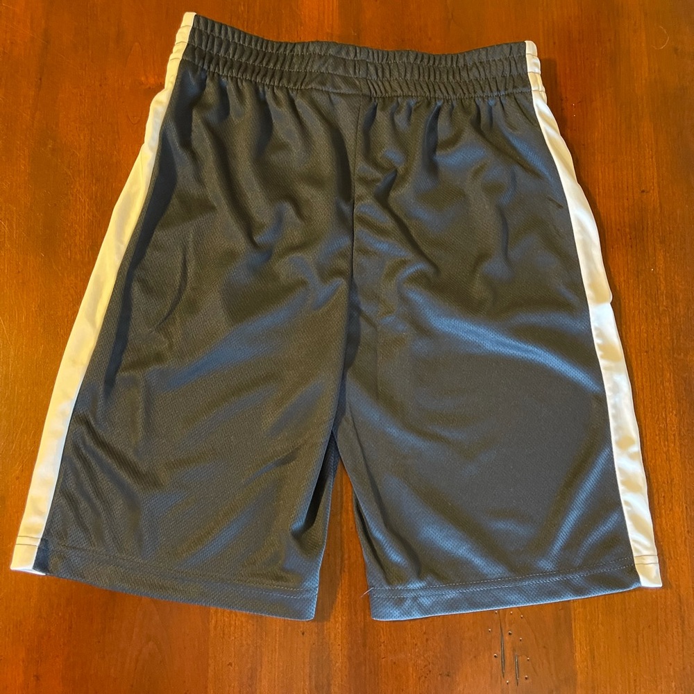 NEW BALANCE BOY’S SHORTS SIZE LARGE (14-16) NWOT!